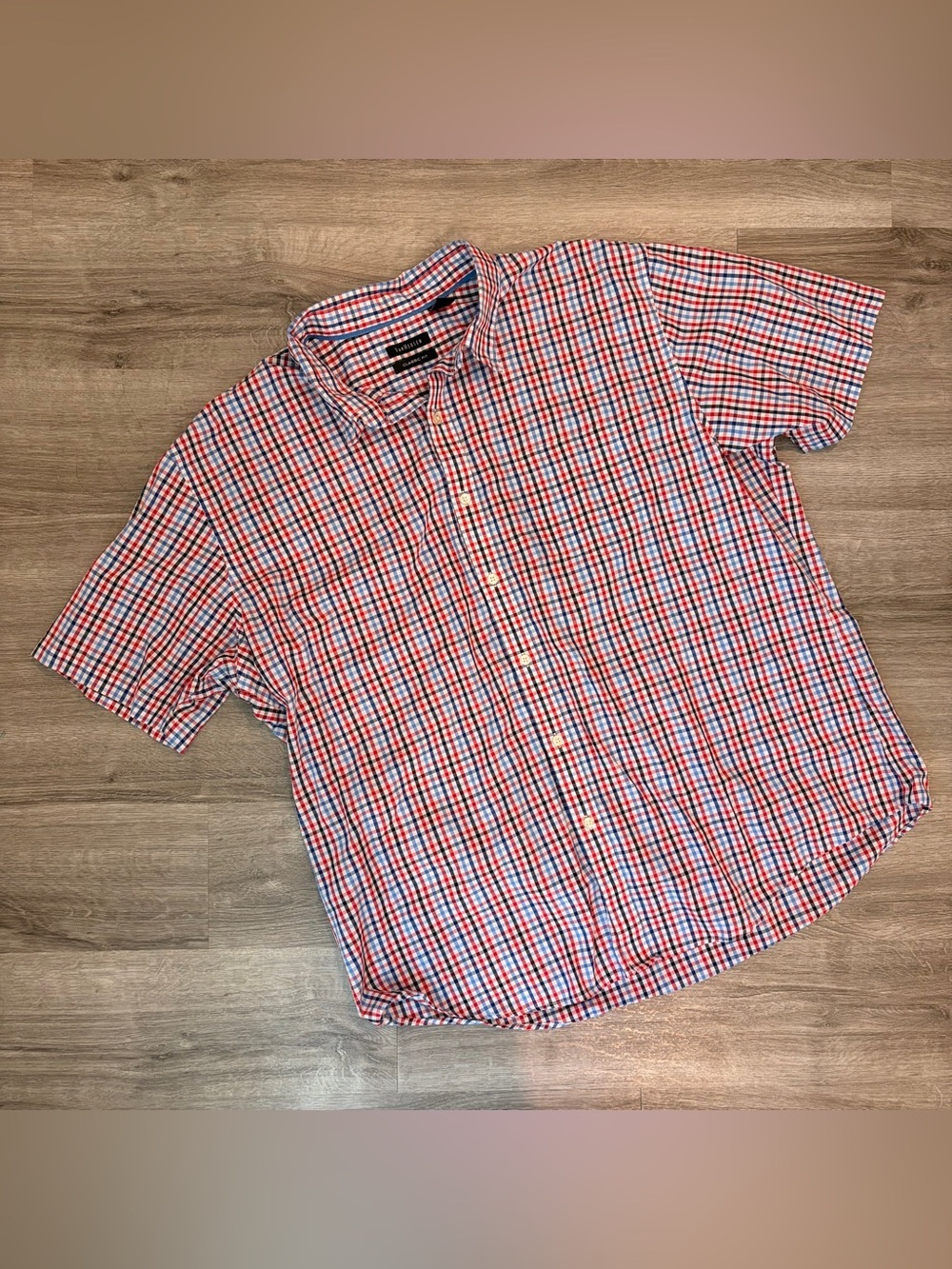 Van Heusen red/blue plaid short sleeve button down shirt